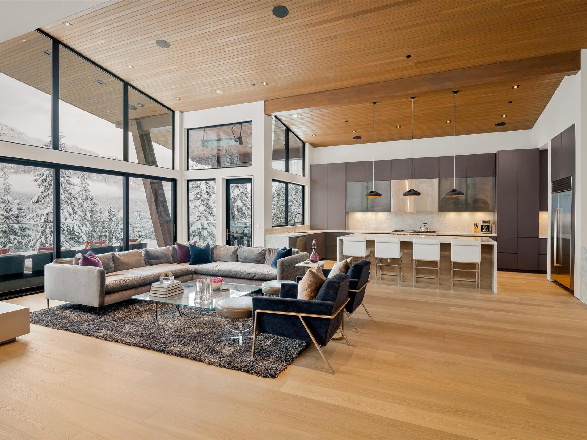 Luxury Kadenwood property interior 5